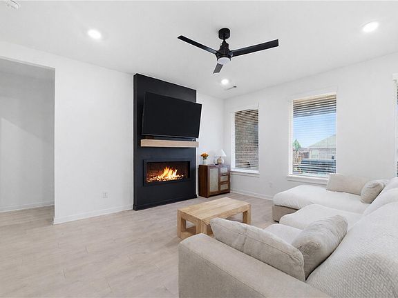 2nd image of 3964 Aryana Ave