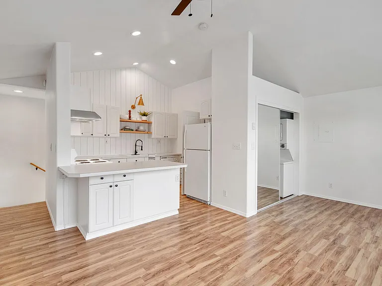 1333 NE Market Dr #B — Photo 13