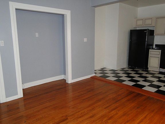 4th image of 121 N New Hampshire Ave APT 103