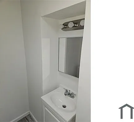 5554 Crowson St — Photo 7