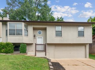 815 Country Brook Ln, Imperial, MO 63052
