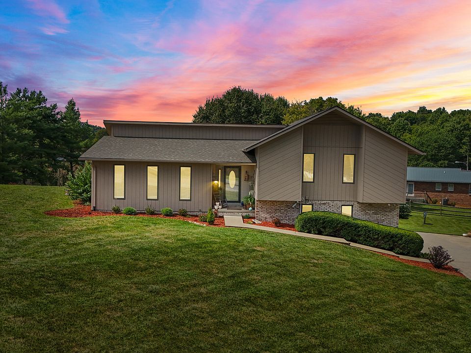 1st image of 571 Old Hickory Dr