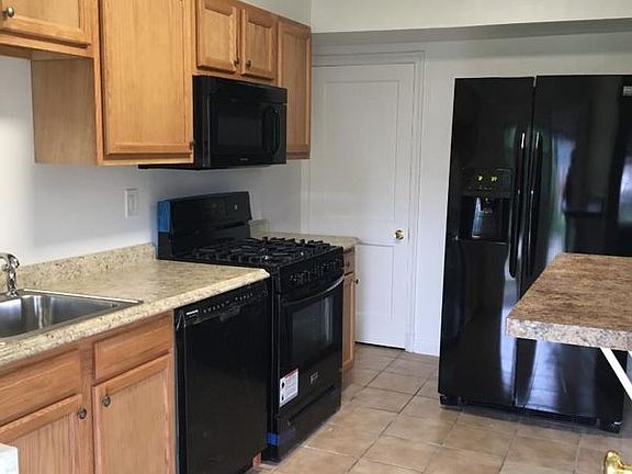 3rd image of 908 Evesham Ave