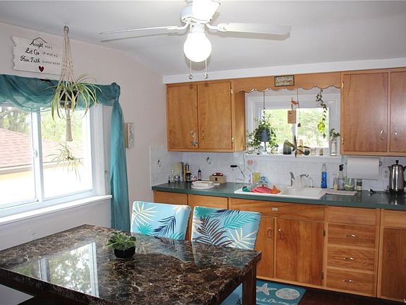 3rd image of 40 Doyle Ct