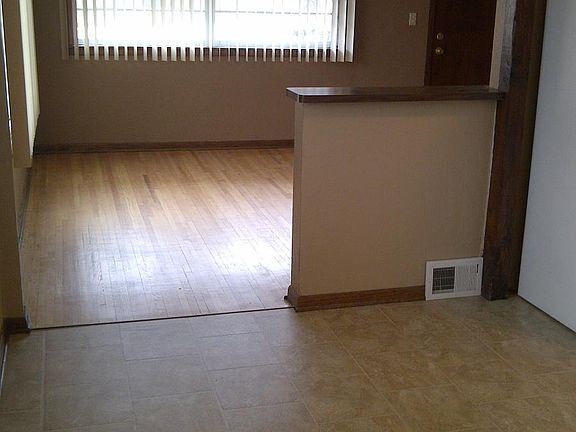 Eat-in Kitchen, looking into Living Room