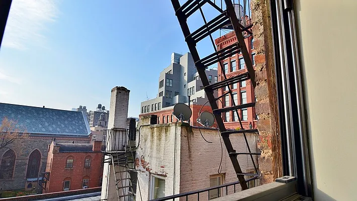 Rented by Park Property Advisors | media 36