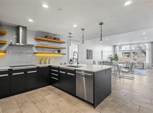 7220 W Bonfils Ln UNIT 215, Lakewood, CO 80226