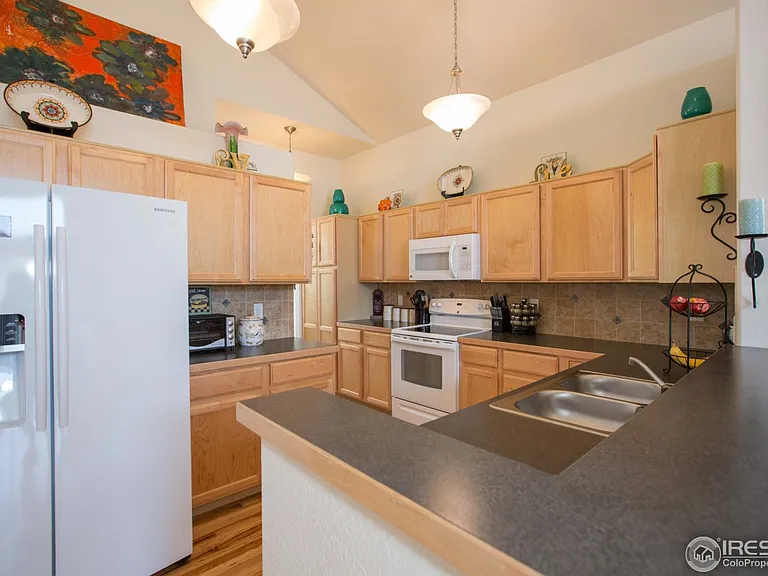 2508 Marshfield Ln — Photo 8