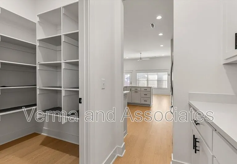 6300 Beacon St — Photo 17