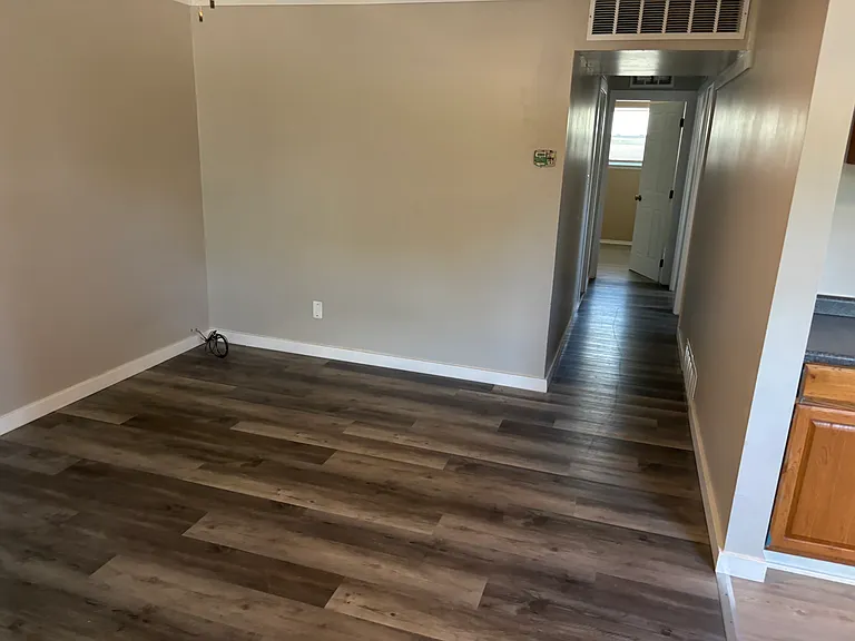 1354 Buckingham Ave — Photo 7