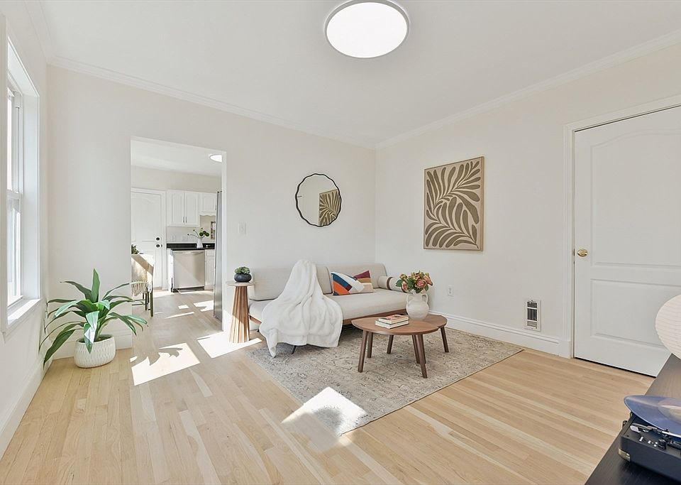1st image of 94 Cushing St Unit 3