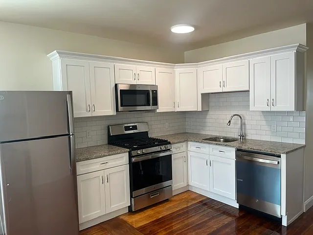 1 bed, 680 sqft, $1,300 — Photo 2