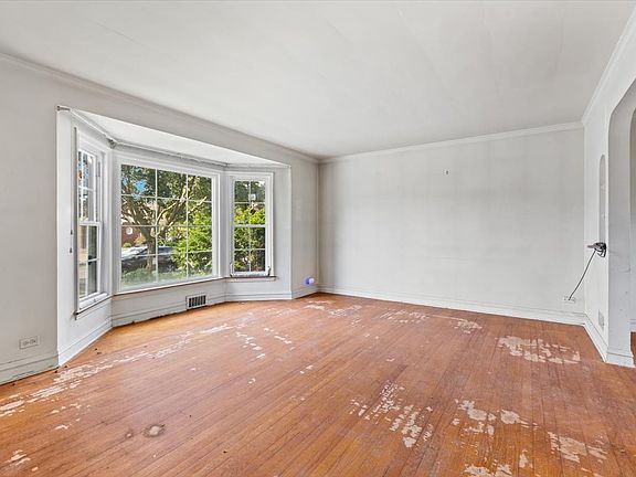 3rd image of 8423 S Wolcott Ave