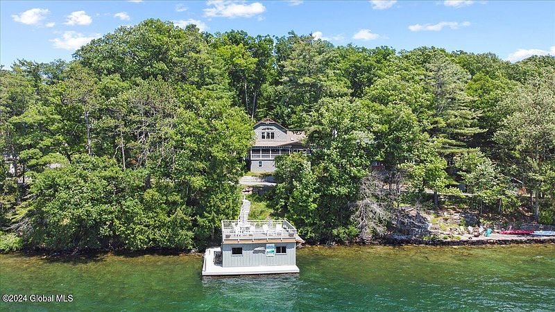 4th image of 705 Gull Bay Road