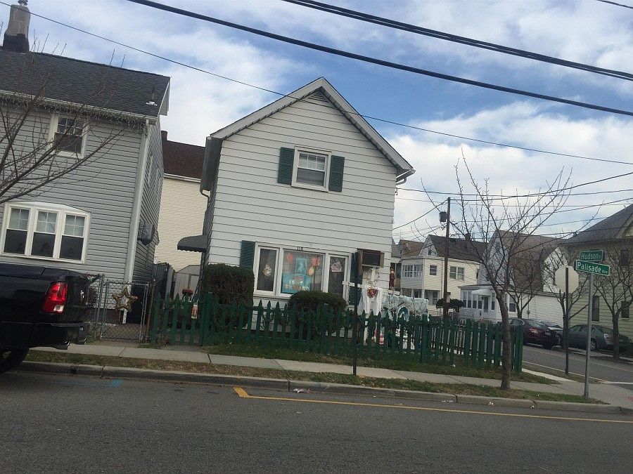 1st image of 118 Palisade Ave