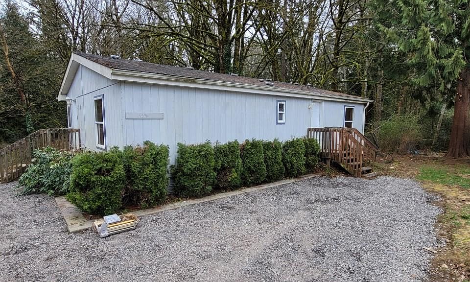 2nd image of 5546 Thompson Ln NE
