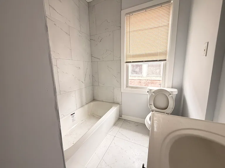 3259 Cortland St #2 — Photo 11