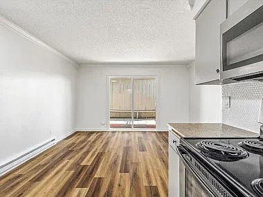 5th image of 923 E Indiana Ave APT 6