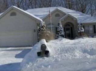 617 River Bluff Dr, Manitowoc, WI 54220