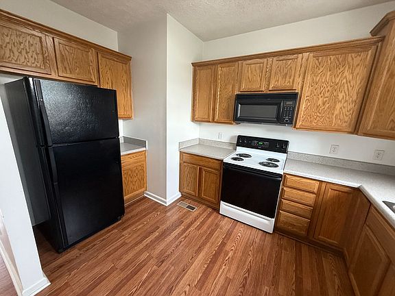 3rd image of 1658 Providence Blvd