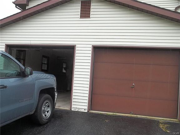 5th image of 911 Alpine Dr