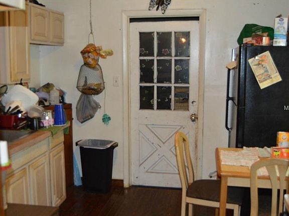 4th image of 3430 Riverview Dr