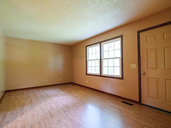 2nd image of 2245 Sharon Ave