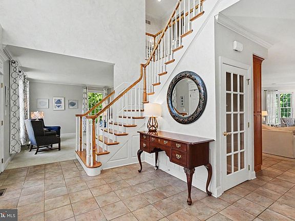 3rd image of 23 Emlyn Ln