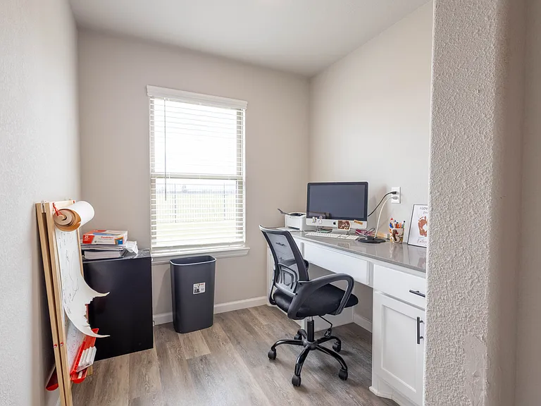 4709 Mayflower Dr — Photo 20