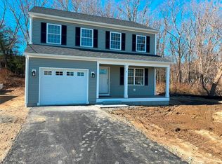 8 Bradford Dr, Lincoln, RI 02865