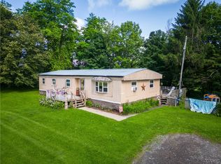 399 Prior Rd, Clayville, NY 13322