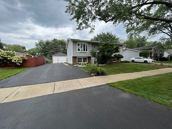 2nd image of 116 S Orchard Dr