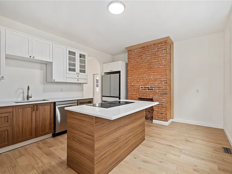 218 Fisk Ave — Photo 9