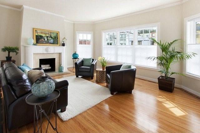 Large and Bright Living Room