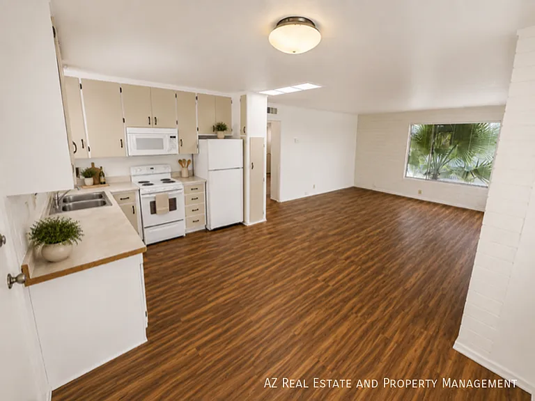 420 W Clark St #A — Photo 11