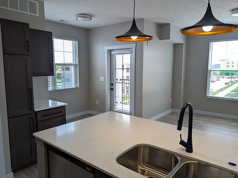 Elm 26 — Photo 26