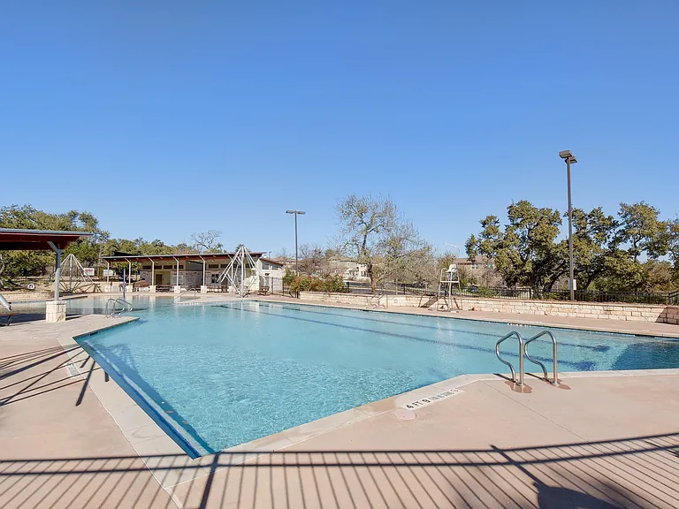 A nearby swiming pool in Circle C