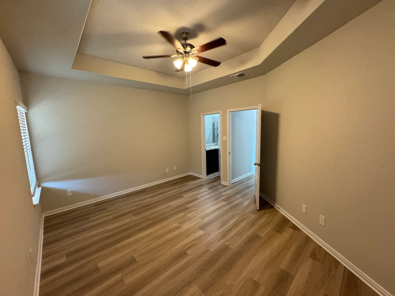 3 bed, 1347 sqft, $1,595 — Photo 2
