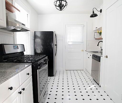 4th image of 3609 Ault Park Ave