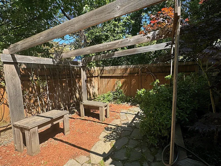 634 NE 28th Ave — Photo 48