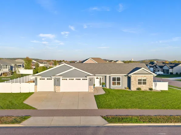162 Chickadee Ln, Sauk City, WI 53583