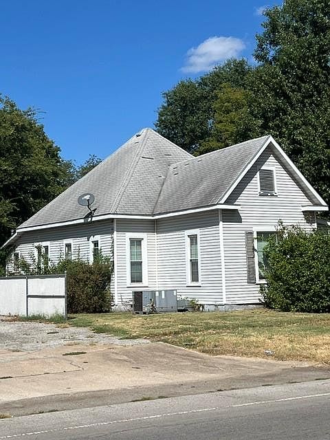 1st image of 508 W 4th St