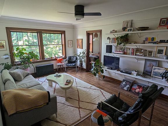3rd image of 1631 16th Ave Unit 305