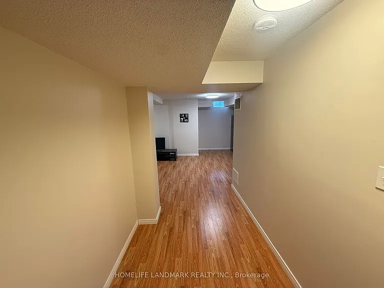 33 Silver Linden Dr — Photo 6