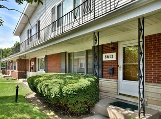 8613 N National Ave, Niles, IL 60714