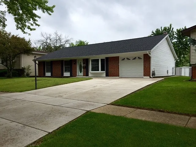 7846 Carlisle Dr photo 1