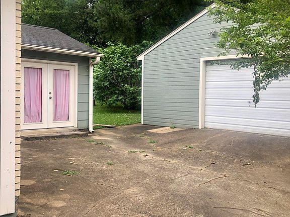 4th image of 6330 Southbridge Dr