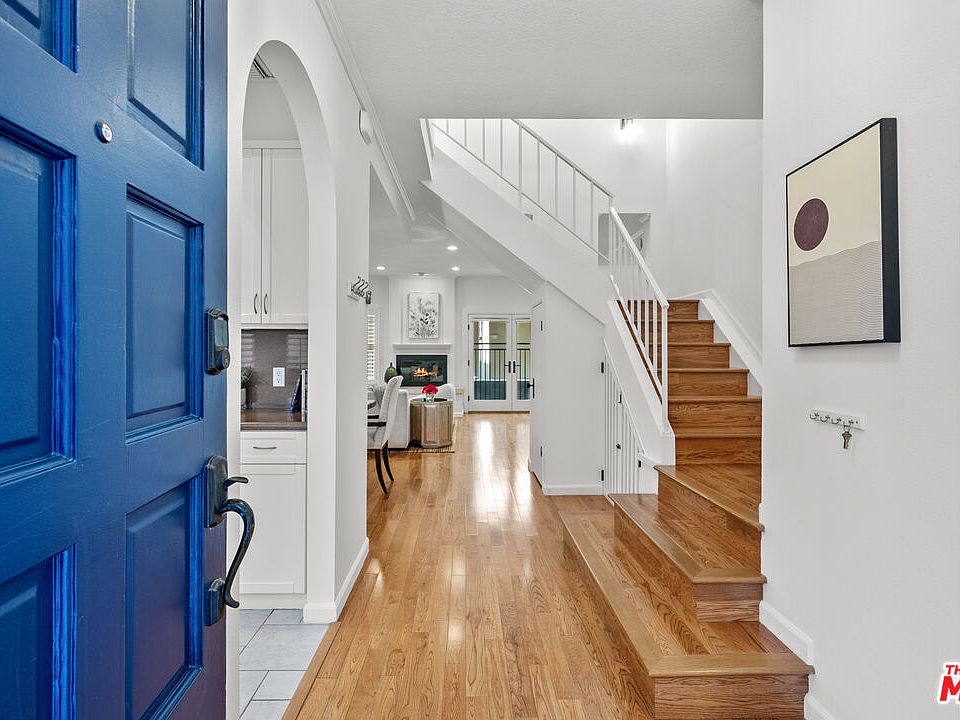 1st image of 13041 Moorpark St APT 3