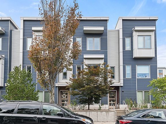 2nd image of 104 Liverpool St Unit 104