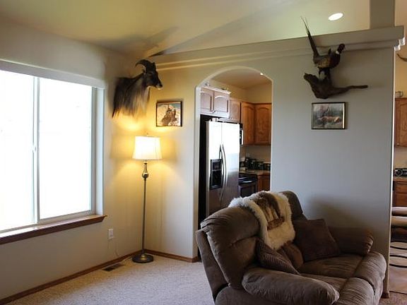 3rd image of 523 W Ashworth Ln